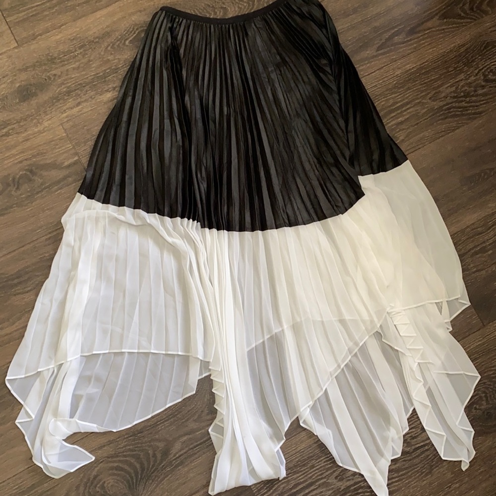Black and white maxi skirt